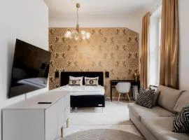 Renovated Luxury Suite - Premier City Centre Hub