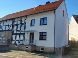 Ferienhaus Bernhardine, Hotel in Knüllwald