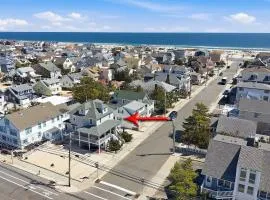 Spacious 6 Bedroom 3 baths Ocean Block House 10 Beach Badges 4 Car private parking