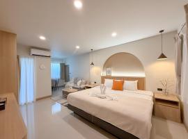 Abundant Eco Hostel, Hotel in Laguna Phuket