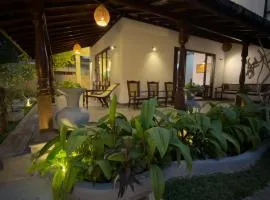 Birds Lounge - Balapitiya