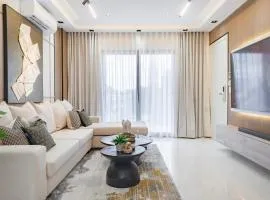 Platinum Luxury Apartment With Balcony
