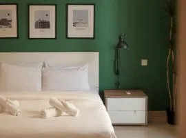 Kensington by Shmoo - 1 minute to the sea