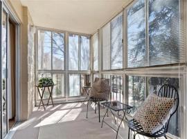 2BR Cozy Condo, hotell i Aurora