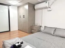 Near Hoan Kiem lake - Ly Nam De Hostel Hanoi
