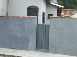 Casa Próxima ao Centro, hotel u gradu 'Itajubá'