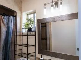 Channelfront - Remodeled - Pool - Boatslips