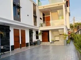 Victoria Crown Palace