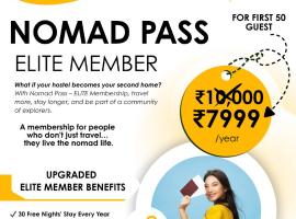 Viesnīca TNC Lucknow by The Nomad Cave Hostel pilsētā Luknova