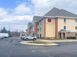 Studio 6 Chantilly VA Washington Dulles Airport: Chantilly şehrinde bir otel