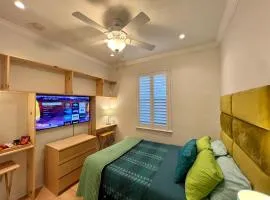 The Scandinavian Contemporary Goud & Blauw