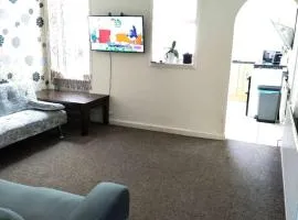 Frugal Mid-Terrace Guest House-2 double bed