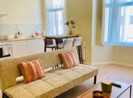 Appartement moderne,5pers,accès facile au centre,Berchem Brussels