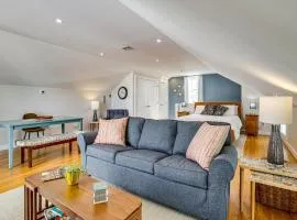 Walk to Coast! Convenient Cottage in Dtwn Madison