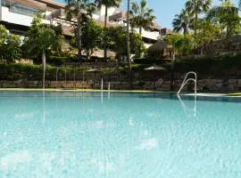 Luxury 2BR Apartment near Marbella & Puerto Banus Pool, Padel, Parking