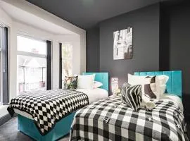 Hull Newland Avenue Group Stay 4BR TVs in All Rooms Vibrant - Cafes Restaurant Hull Uni