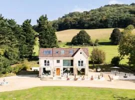 The Manor Hot Tub Escape - Celebrations & Retreats