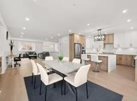 6BR Luxury Home with Terrace and Epic Views