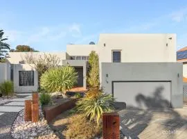 The Studio on Barberry with a Pool
