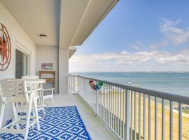 Atlantic Beach में, होटल Walk to Ocean! Atlantic Beach Condo w/ Pool Access