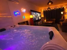 Jacuzzi et cinéma privatif P1