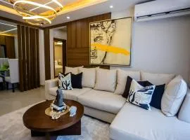 Stylish Luxury Balcony Fast WiFi Parking