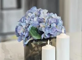 Luxury 5BR Near Deer Lake Perfect for Group with AC and Parking