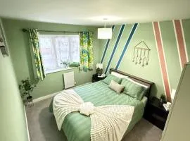 Modern 3 Bedroom New Built house to rent in Luton NO PARTY