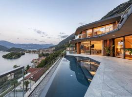 Luxury Lake Como Villa w Pool, Hotel in Sala Comacina