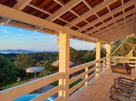 Aconchego e vista deslumbrante com piscina