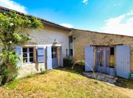 La Chalendrette, Grand gîte en Charente-Maritime, hotel i Fontaine-Chalendray