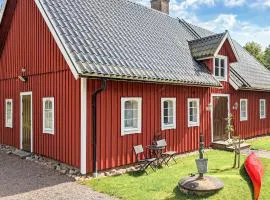 Cozy Home In Örkeljunga With Ethernet Internet