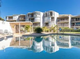 Surfside Buddina Beachfront 3bed Apt - Direct Beach Access
