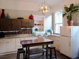 Lovely Mid-City 2-Bedroom