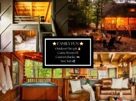 Summer DEALS! Near Dollywood, Outdoor FirePit, Custom Bunks, King Beds, Hot Tub