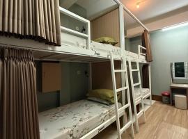 Little Malang Hostel小玛瑯青年旅舍, khách sạn ở Malang