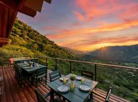 4 Kings Log Cabin 150 Acres Spectacular Views