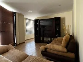 Departamento moderno, muy cómodo, amplio parqueadero