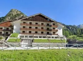 Casina Alpina sugli impianti Passo S Pellegrino