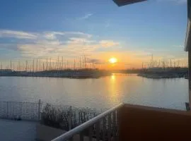 Studio - Bellevue agréable toutes saison 4 couchages - climatisation - parking privé - piscine sur mer - vue magnifique et rare - situation optimum - les argonautes - Ile des pêcheurs - Cap d'Agde