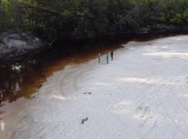 Riverside Retreat: Camp Under Stars & Water's Edge, khách sạn ở Lucedale