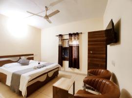 THE WATER FRONT - A Budget Homestay By Organica Group: Ludhiana şehrinde bir otel