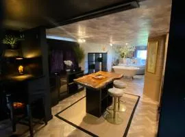 Simons Whody Hideaway