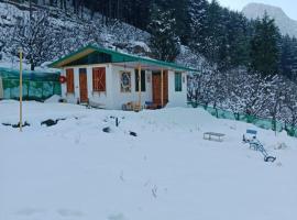 Hilltop Private Farm Stay Sharanibehar Kasol, hotel a Jari