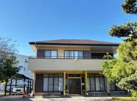 一棟貸しの宿 水戸ハウス!, Vacation Rental MITO HOUSE! 広い豪邸で最高な宿泊,無料駐車場5台,BBQ可,カラオケ無料,大洗にも近い,10名様可,ドア横のキーボックスの番号はご予約後に,チェックイン情報を見る,をご覧下さい