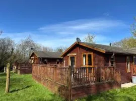 2 Riverside Lodge