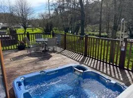 2 Riverside Lodge