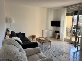 T2 POMPERTUZAT Calme avec parking