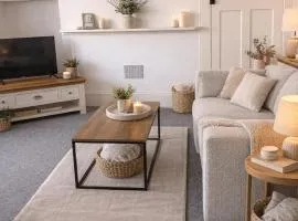 Charming 1-Bed Flats Ideal for Short & Long Stays