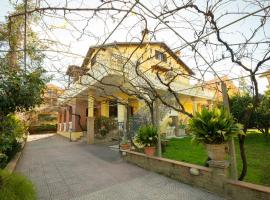 Mary s House Cerveteri Wifi AC, hotel a Cerveteri